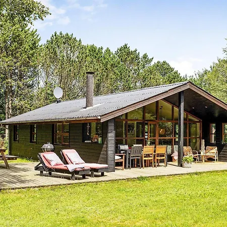6 Person In Jerup-by Traum Jerup